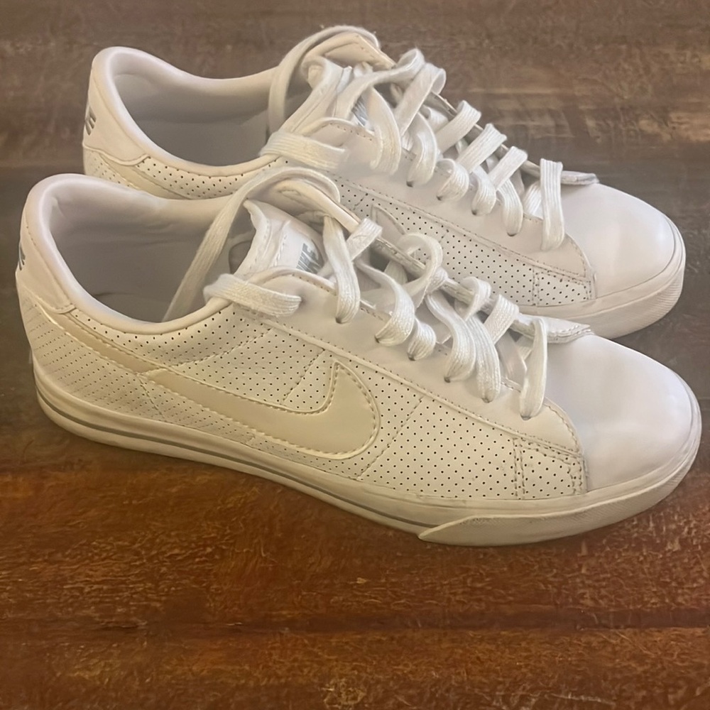 Nike Shoes White Size 9